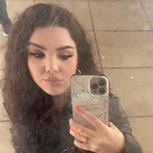 Meet your Posher, Tina